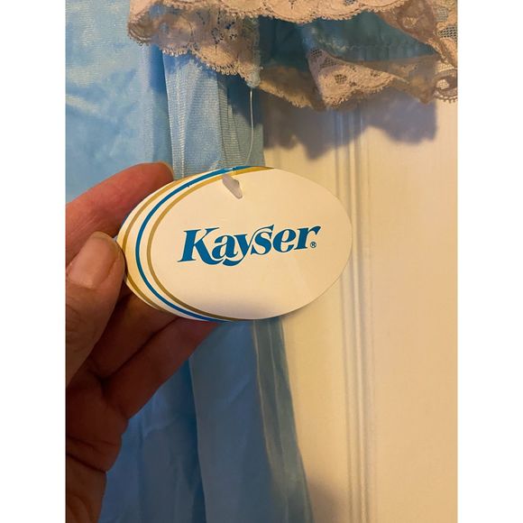 Vintage NWT Kayser Light Blue Pajama Top with Lace Accents Size Large - Picture 2 of 9